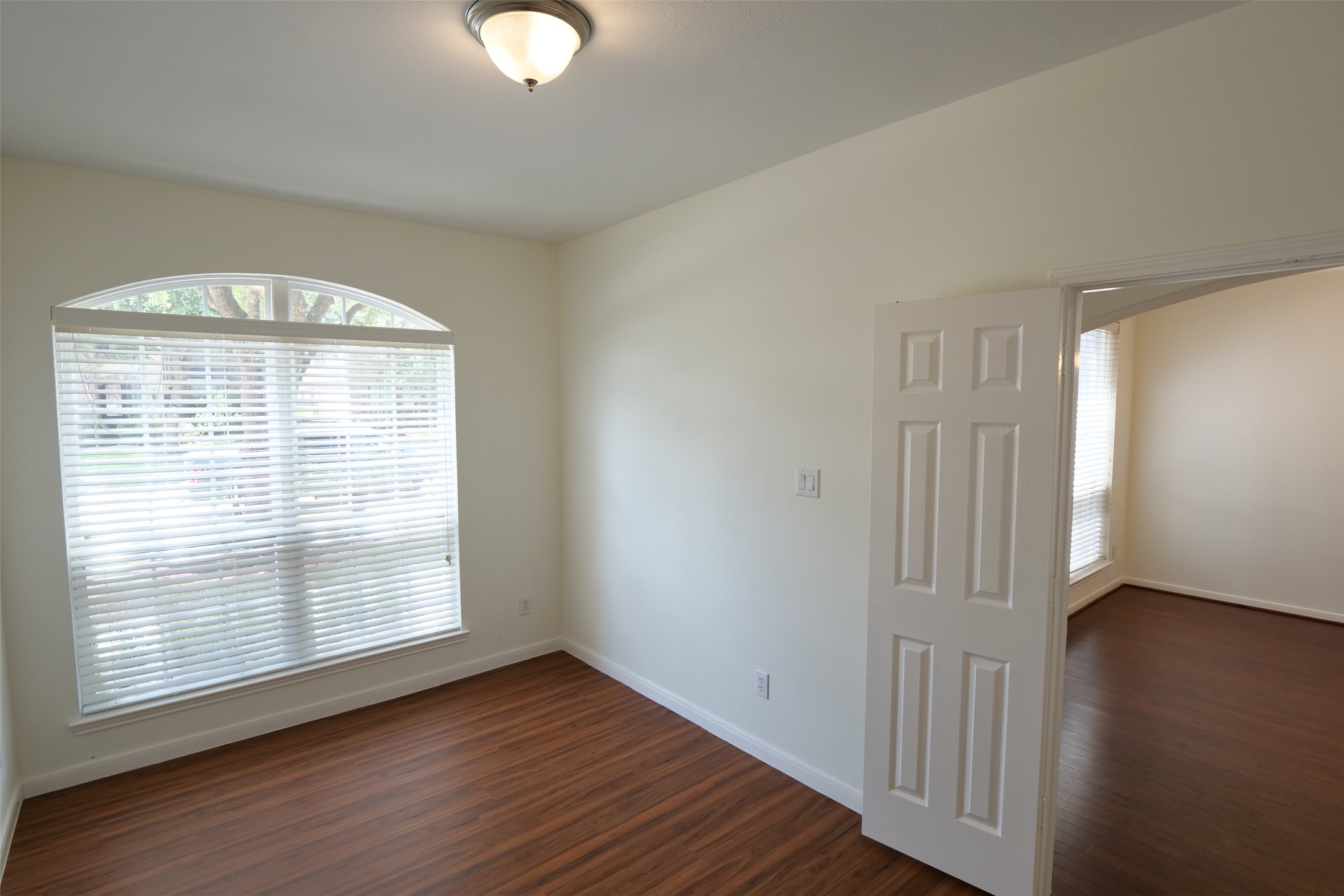 6119 Lakenshire Falls Lane Property Photo 7