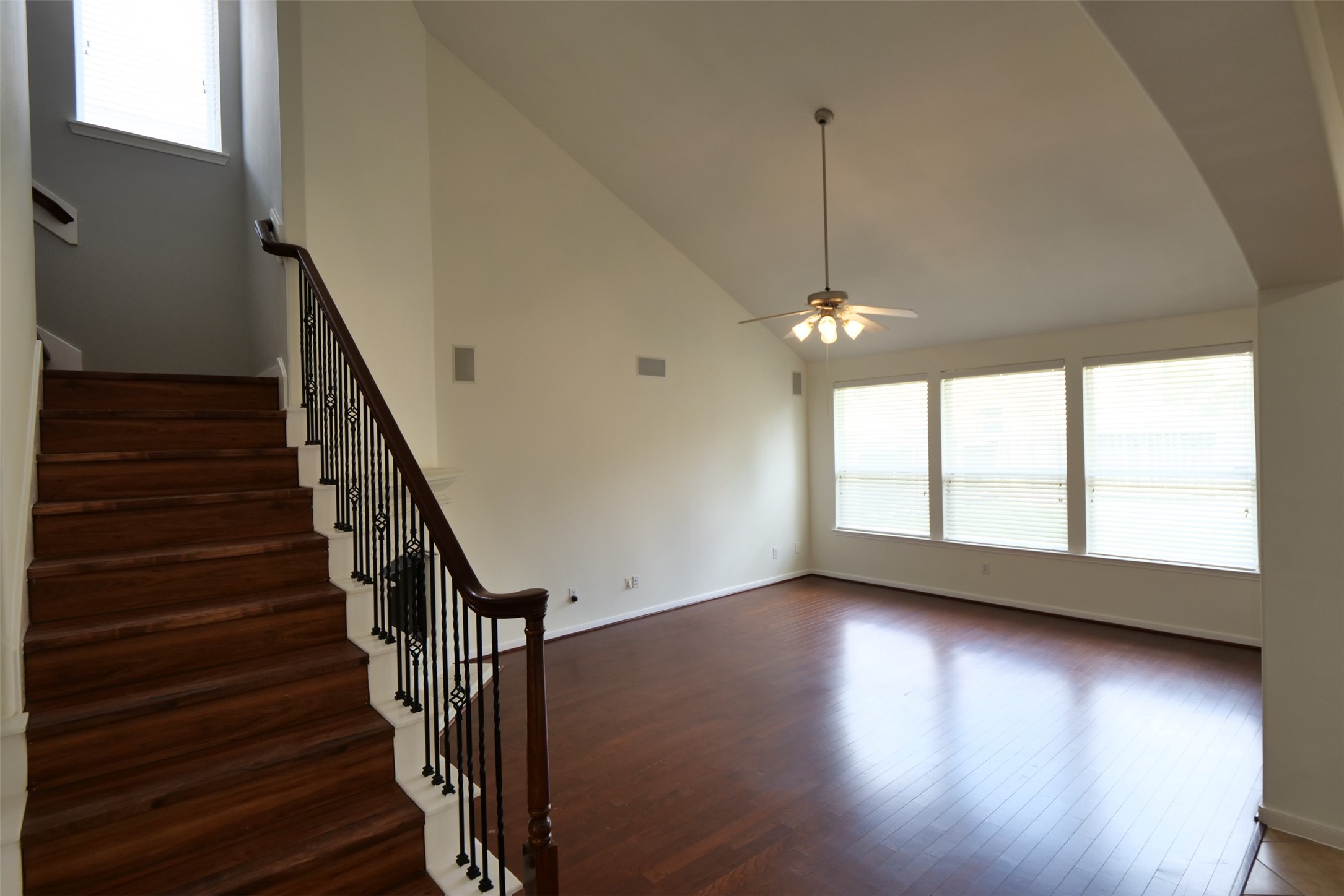 6119 Lakenshire Falls Lane Property Photo 8