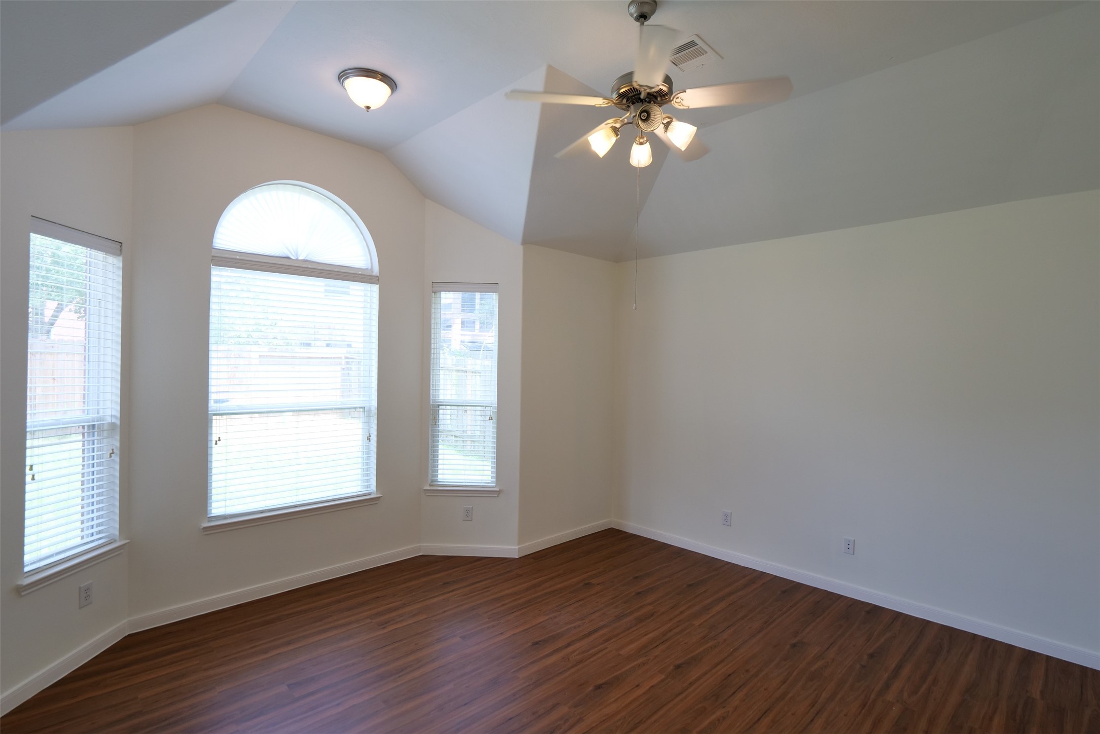 6119 Lakenshire Falls Lane Property Photo 16