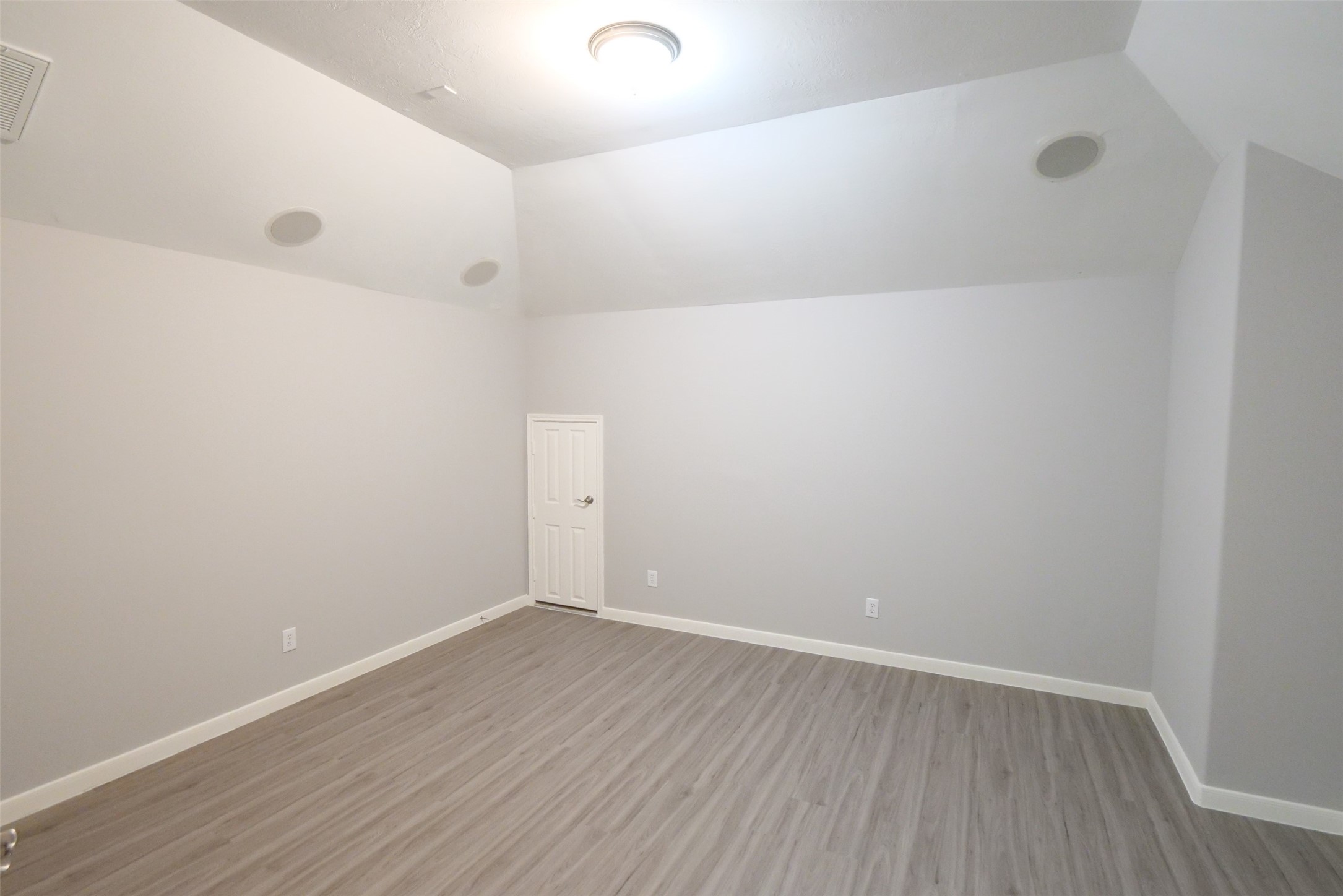 6119 Lakenshire Falls Lane Property Photo 23