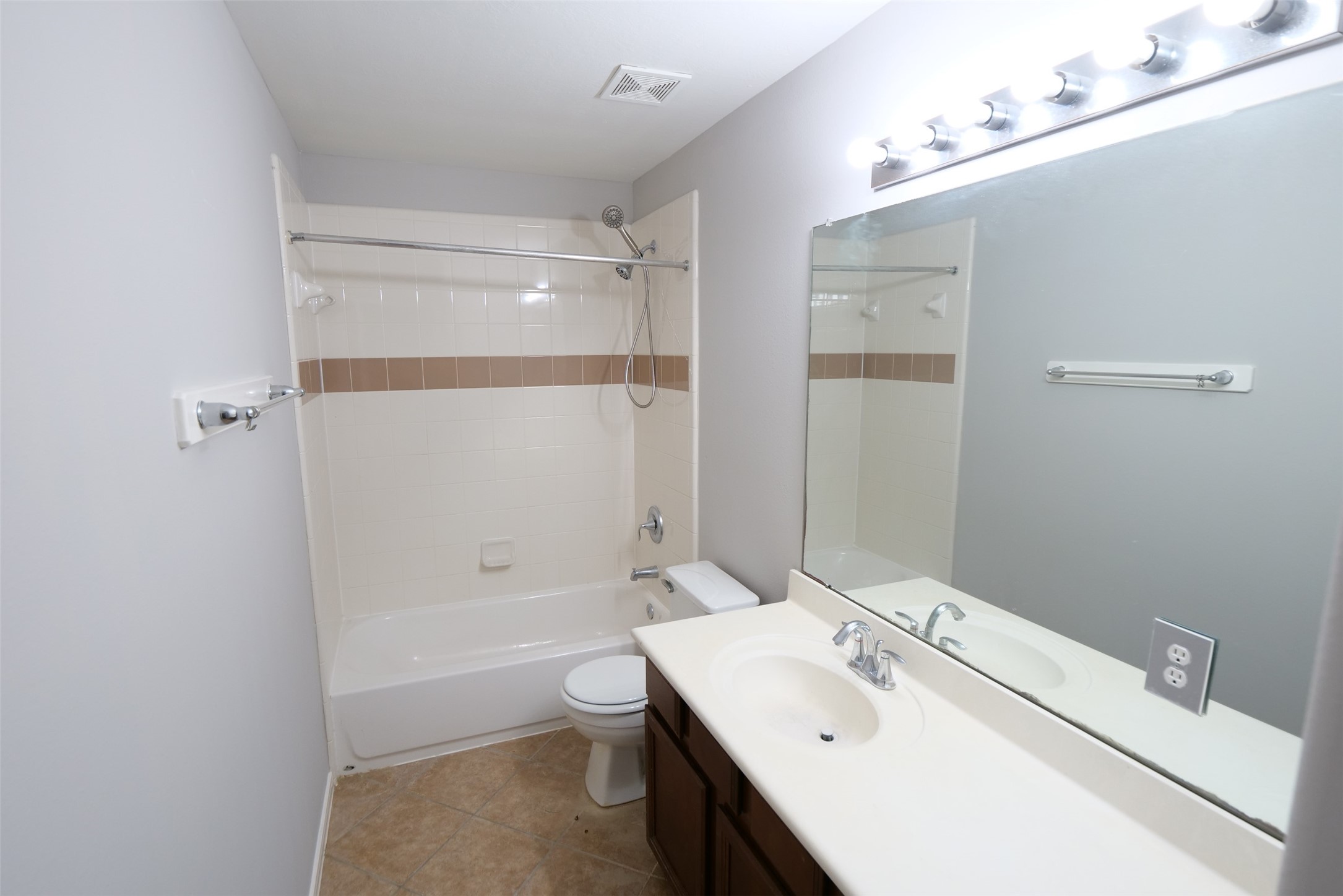 6119 Lakenshire Falls Lane Property Photo 32
