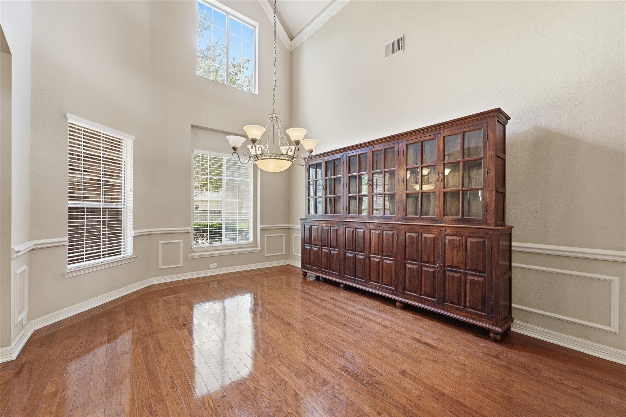 7610 Hampton Bay Lane Property Photo 4
