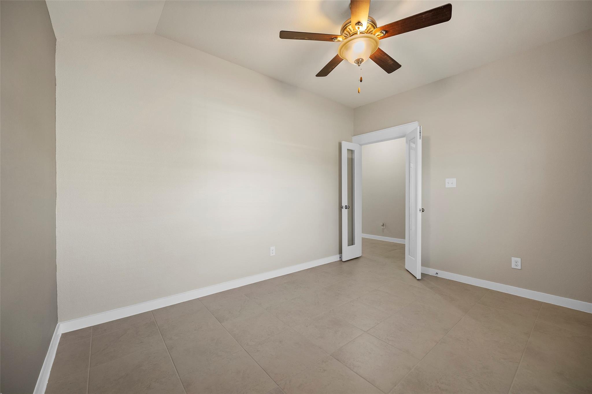 40315 S Hill Pass Property Photo 5