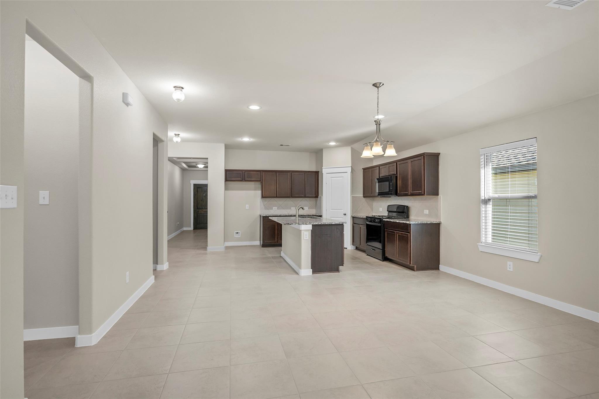40315 S Hill Pass Property Photo 12