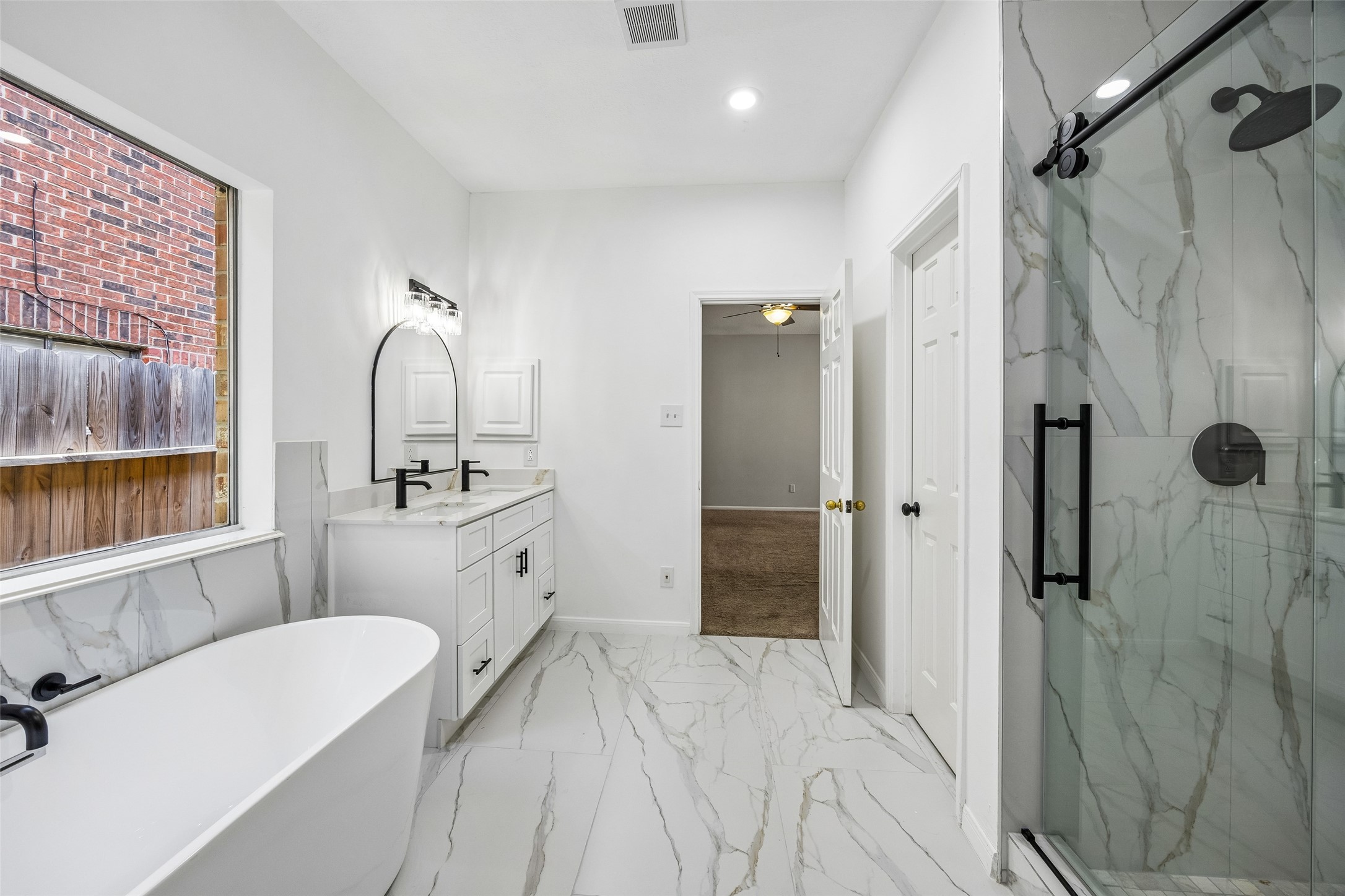 4031 Mission Valley Drive Property Photo 5