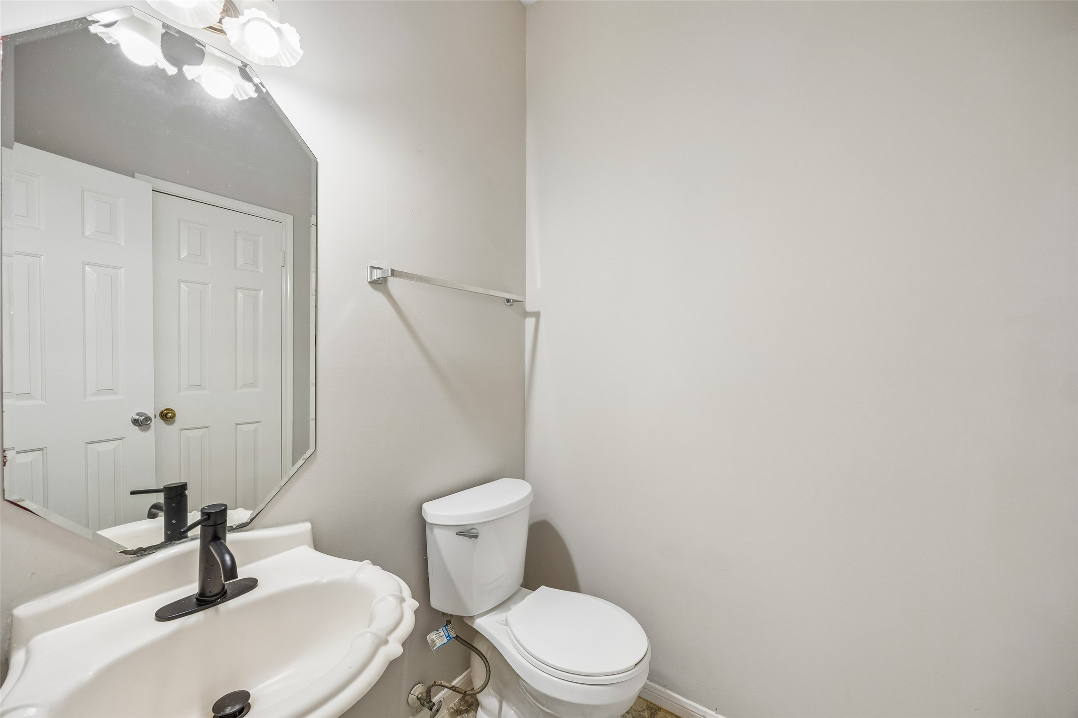 4031 Mission Valley Drive Property Photo 21
