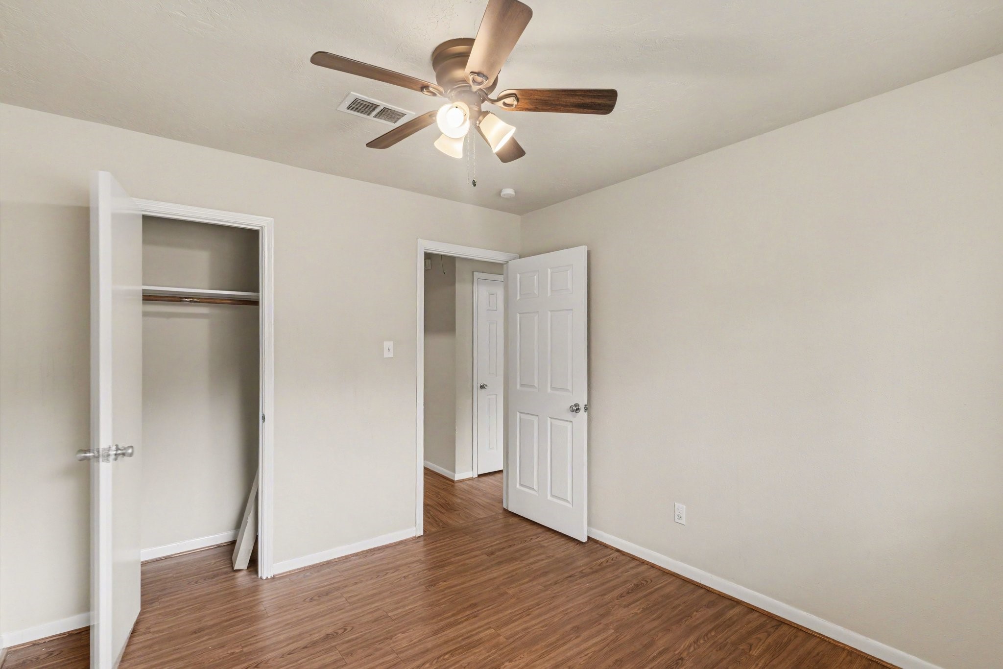 21902 Meadowhill Drive Property Photo 11