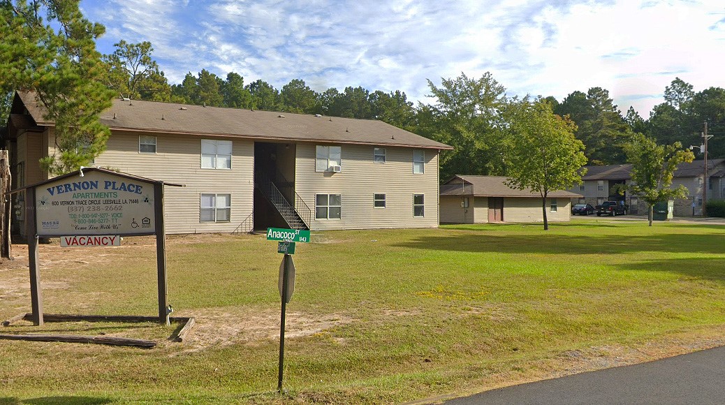 600 Vernon Trace Circle Property Photo 1