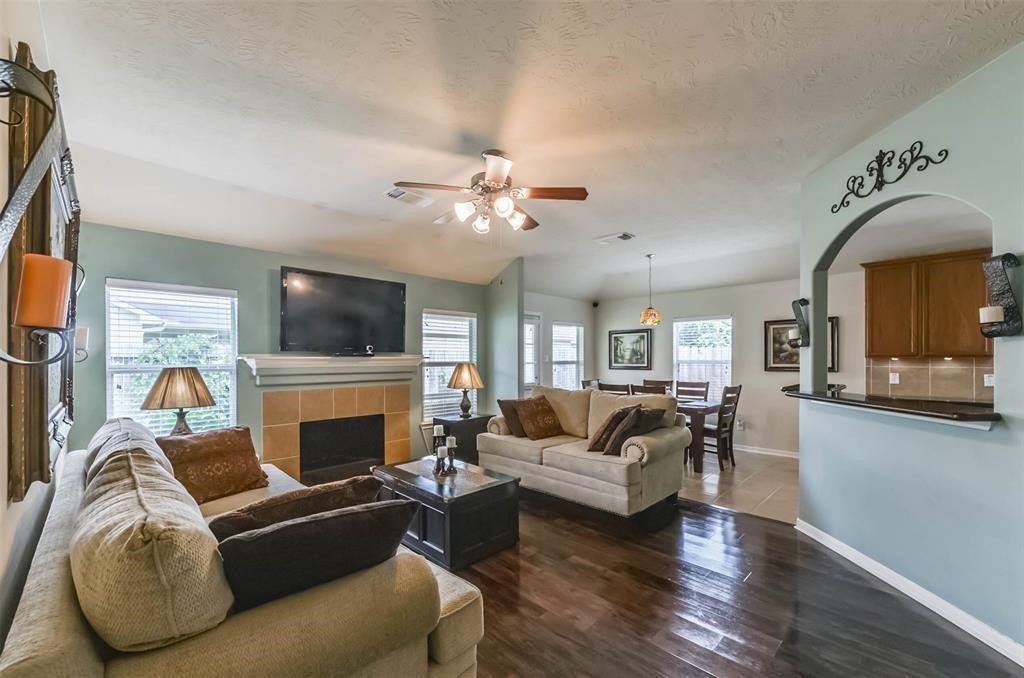 2823 Lakecrest Forest Drive Property Photo 4