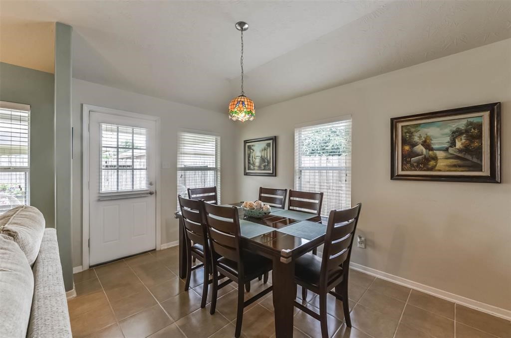 2823 Lakecrest Forest Drive Property Photo 7