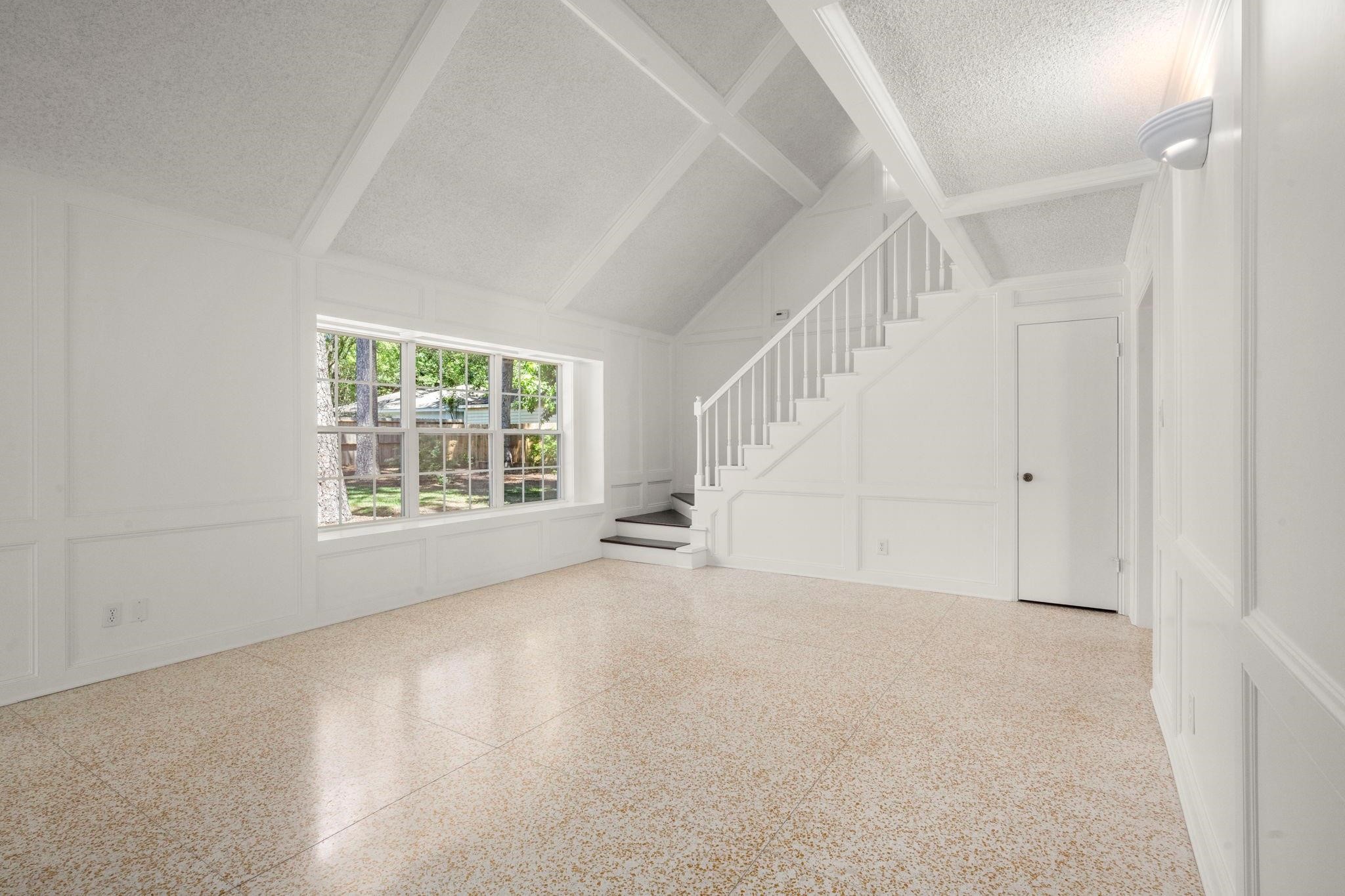 518 Magic Oaks Drive Property Photo 22