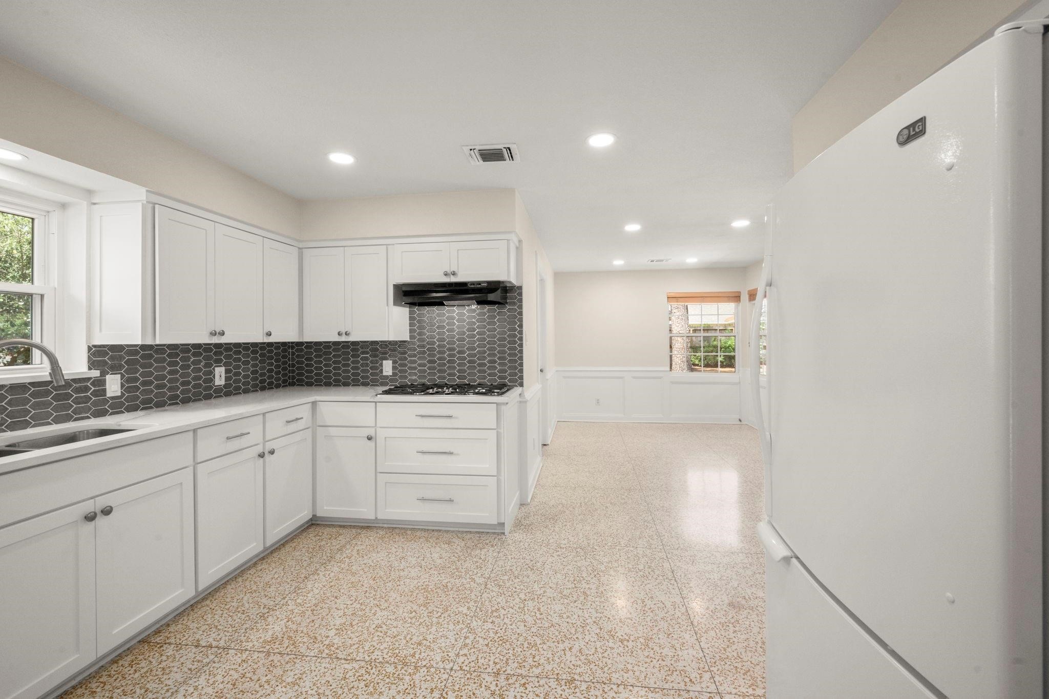 518 Magic Oaks Drive Property Photo 25