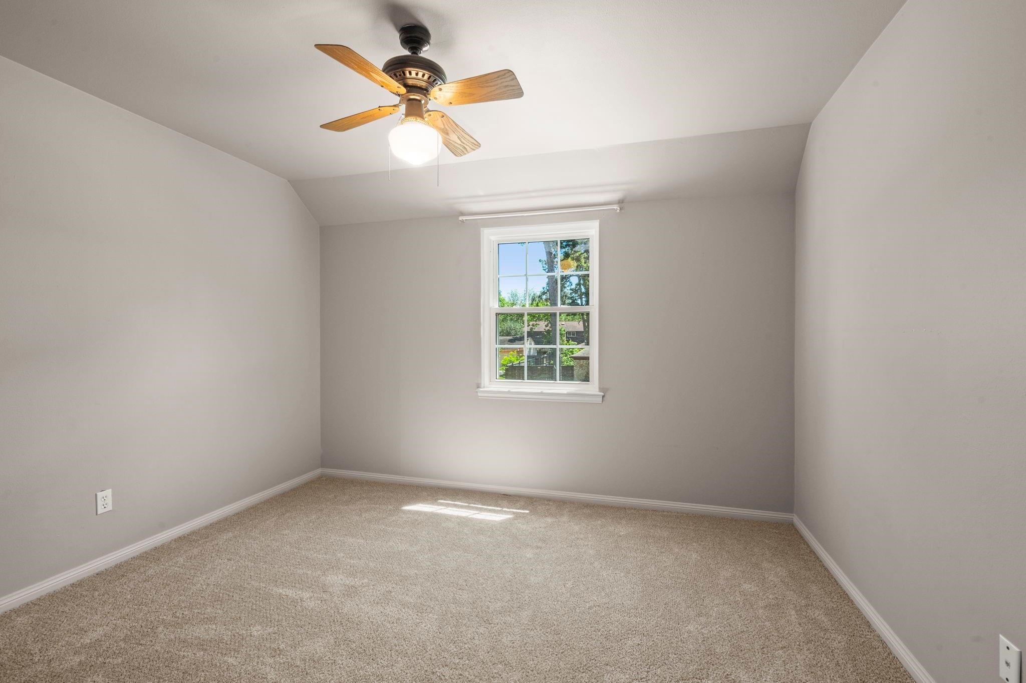 518 Magic Oaks Drive Property Photo 34