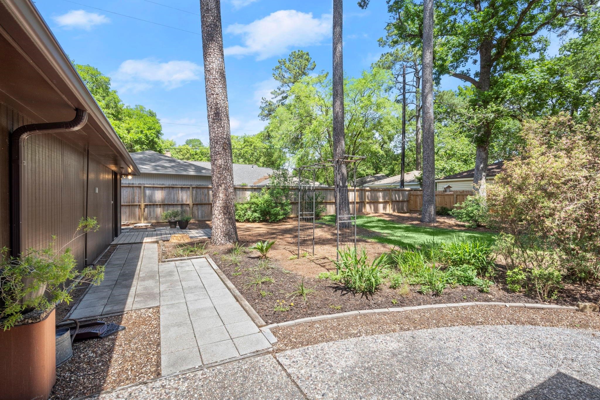 518 Magic Oaks Drive Property Photo 40