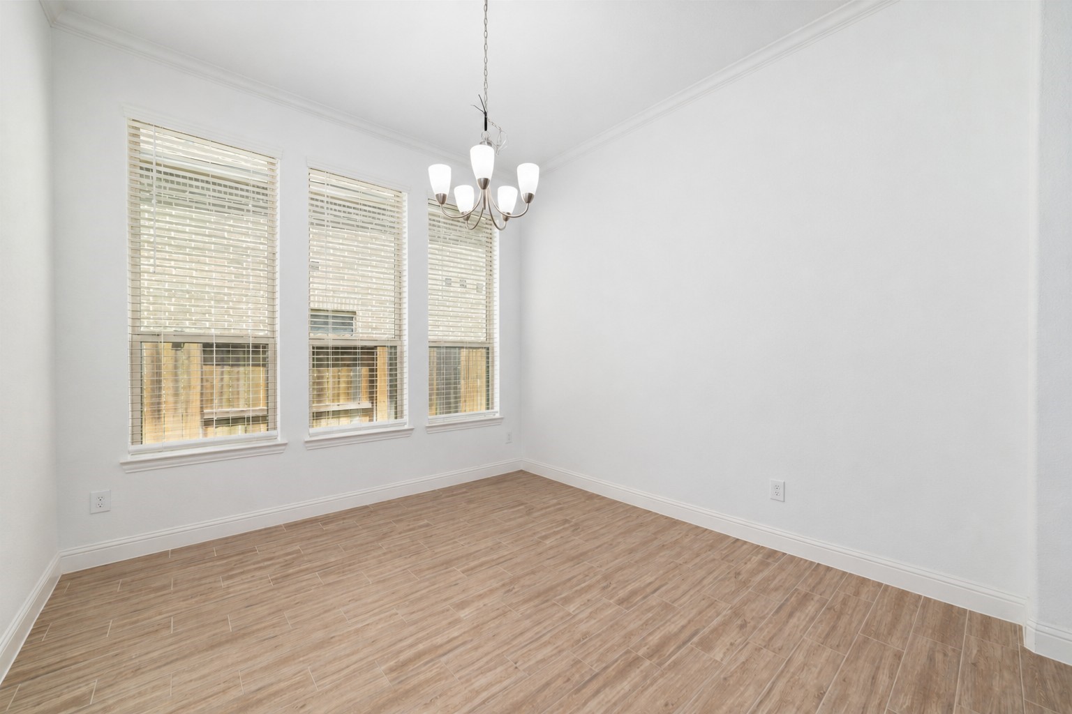 2718 Camellia Avenue Property Photo 5