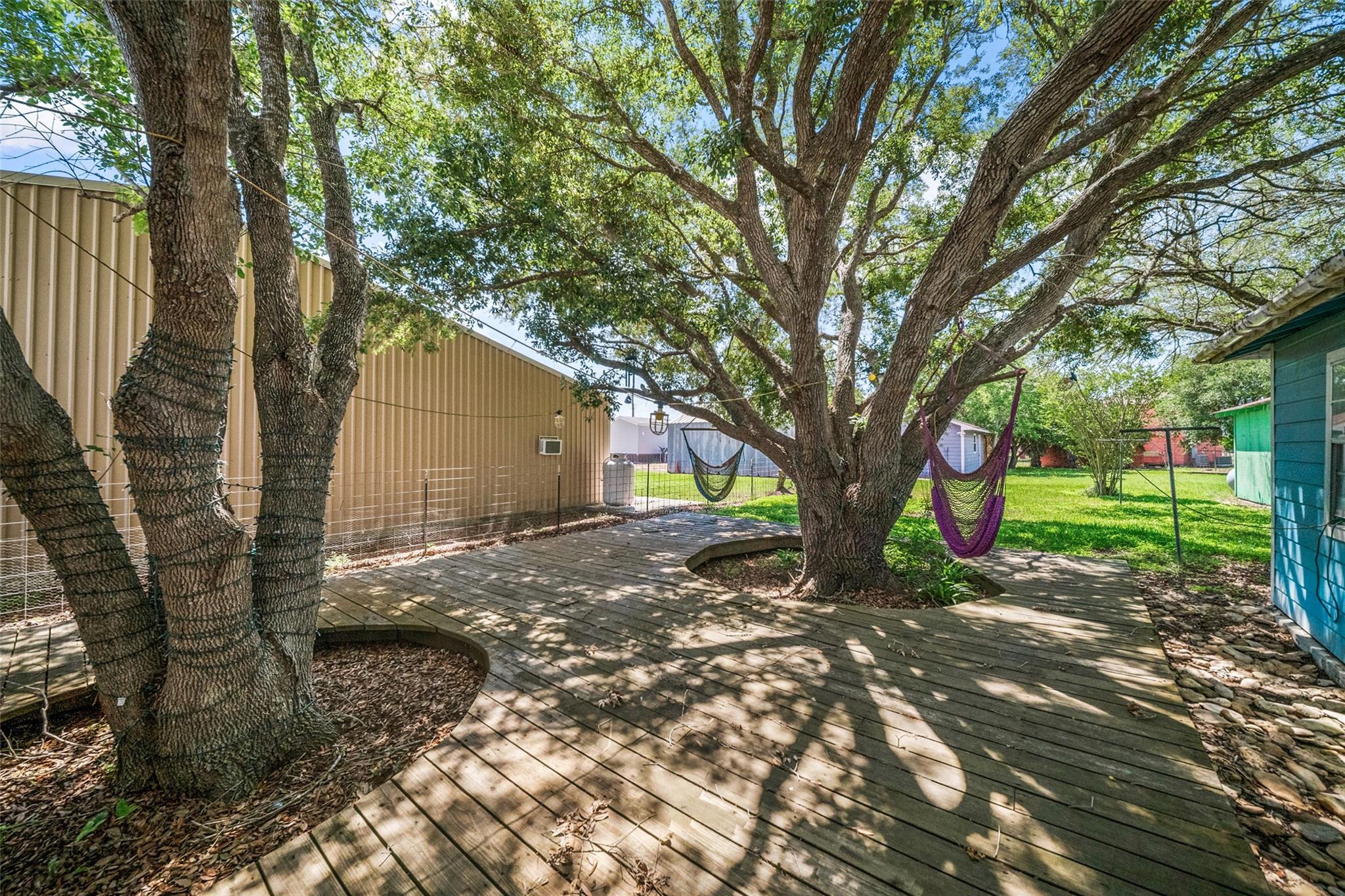 307 Center Street Property Photo 4