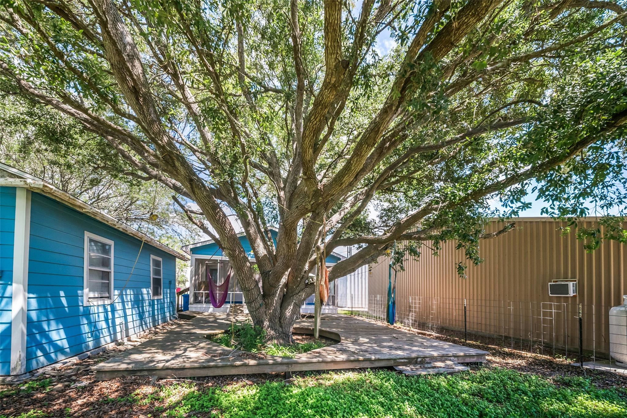 307 Center Street Property Photo 11