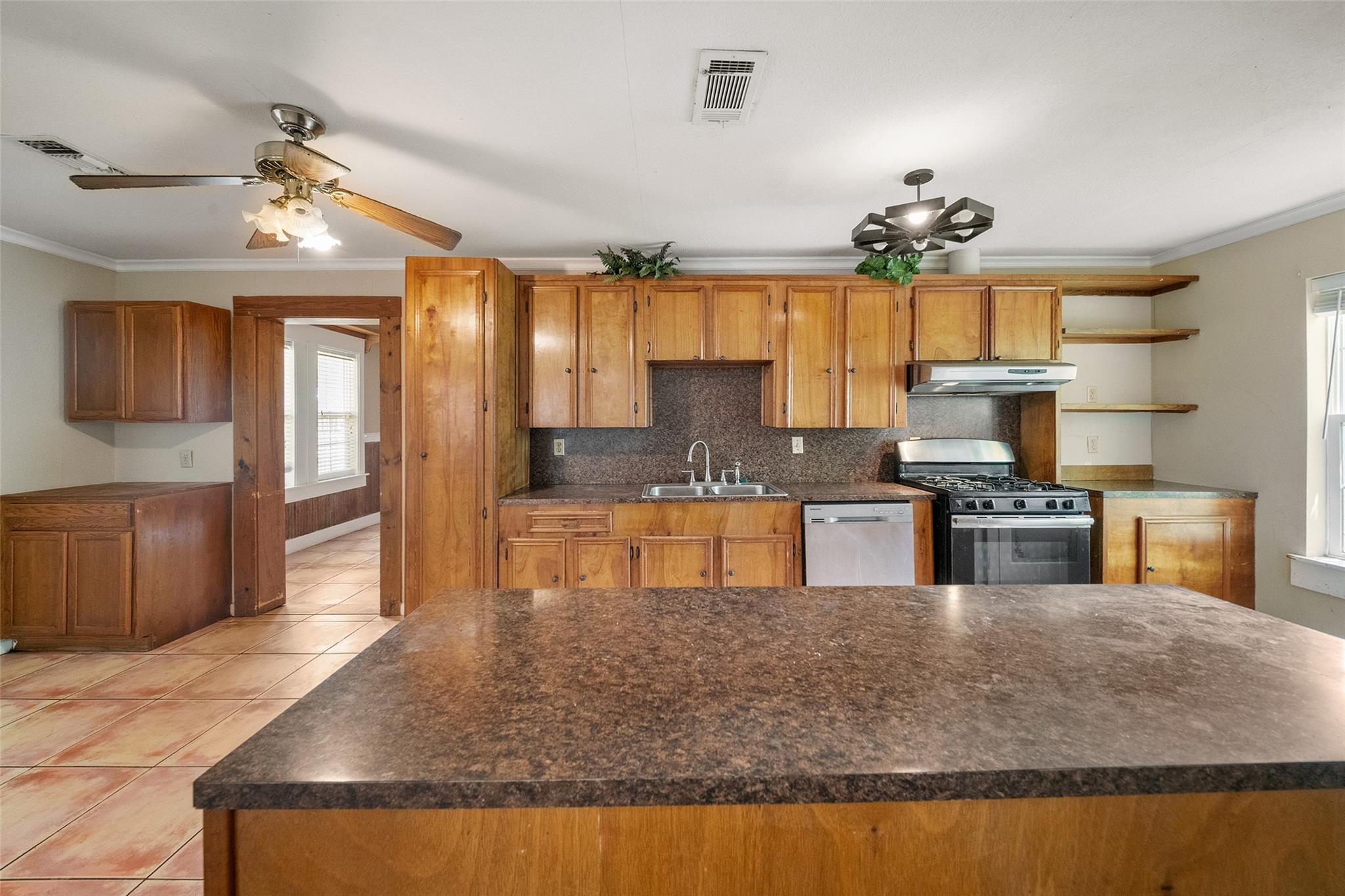 307 Center Street Property Photo 19