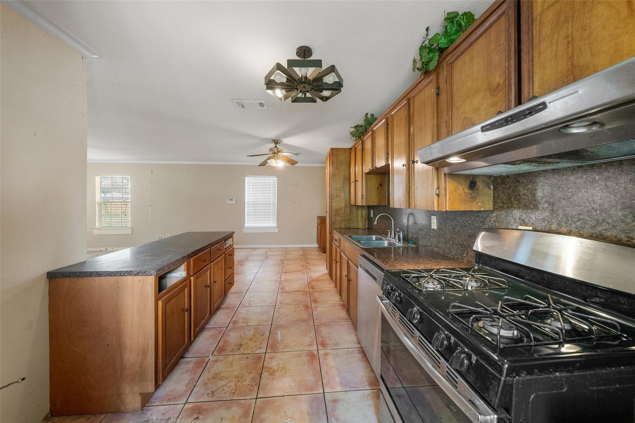 307 Center Street Property Photo 21