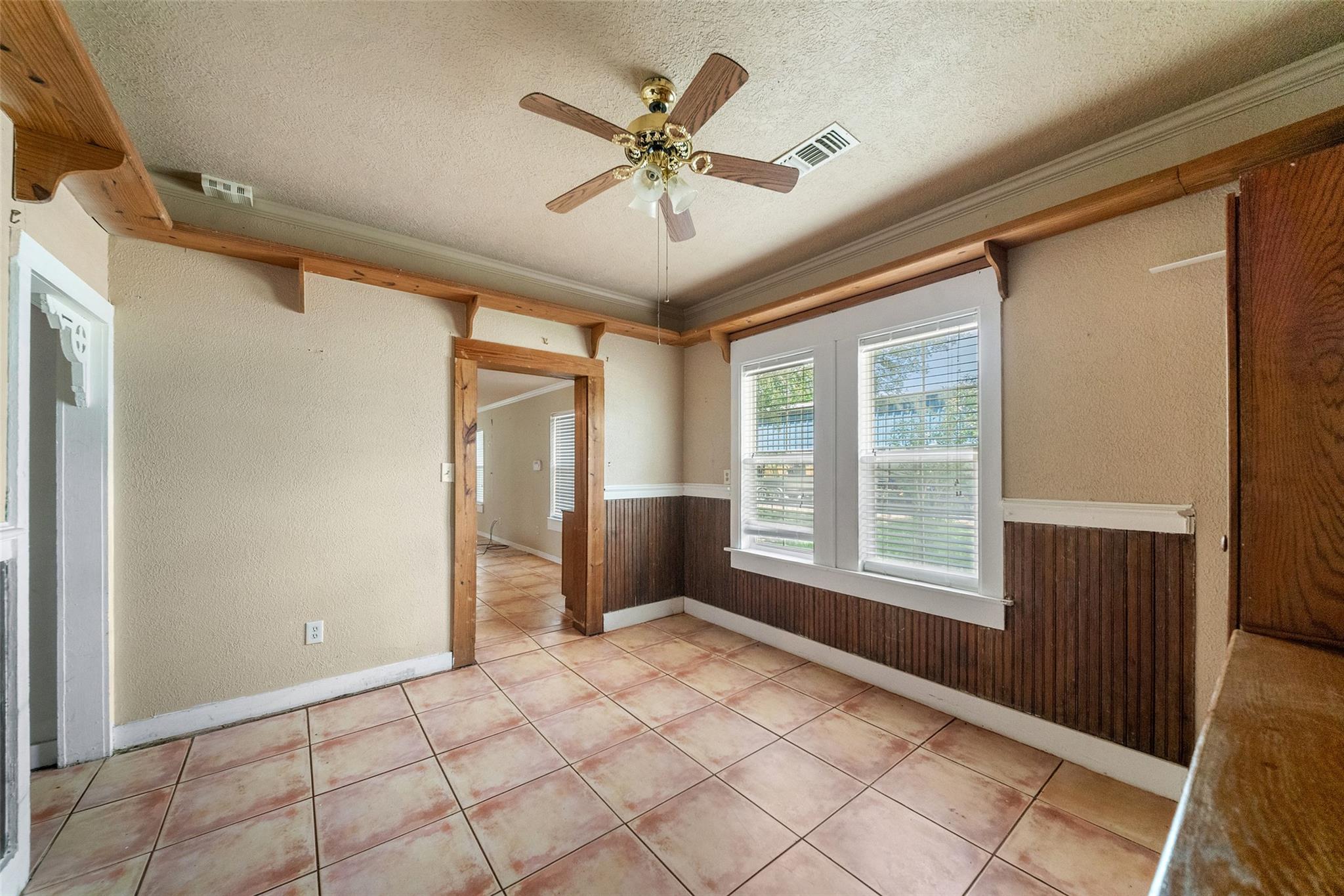 307 Center Street Property Photo 24