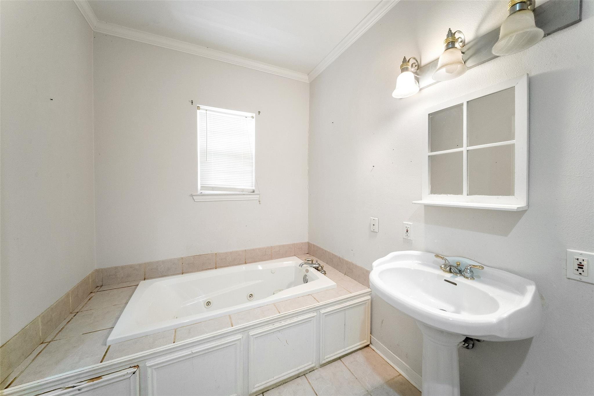 307 Center Street Property Photo 33
