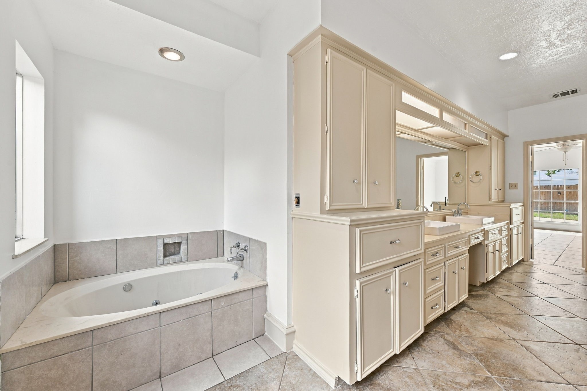 15407 Dawn Meadows Drive Property Photo 19