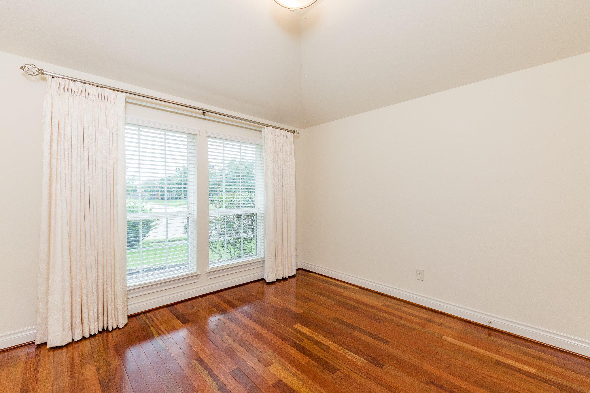 2703 Wild Lilac Drive Property Photo 6