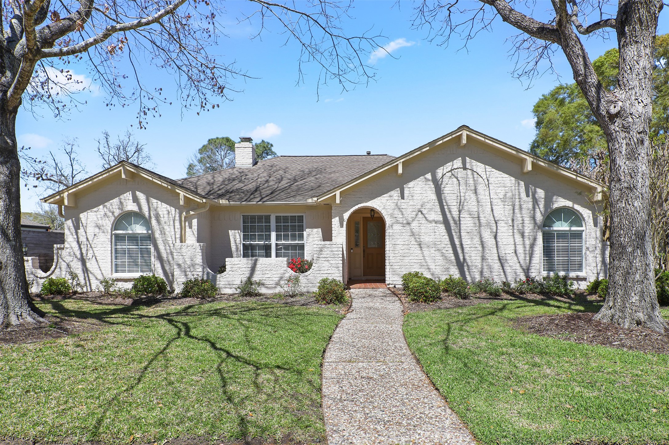 15719 Crestbrook Drive Property Photo