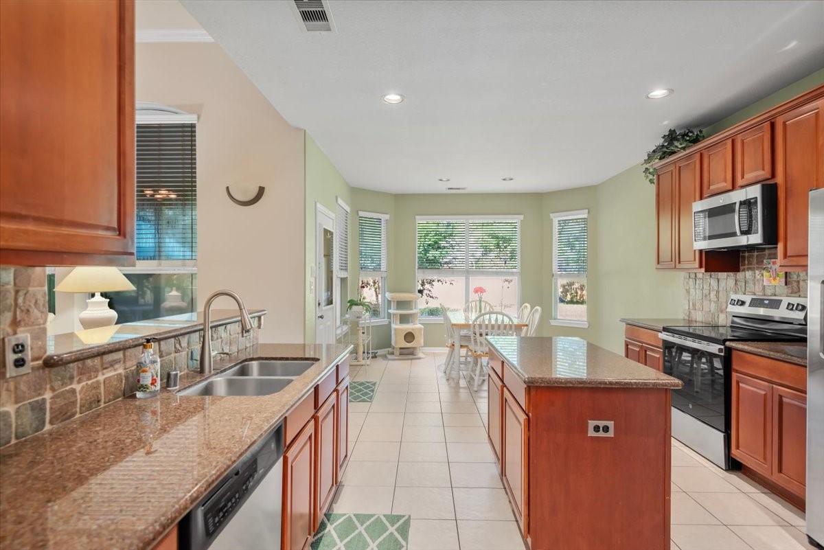 903 Douglas Fir Drive Property Photo 12