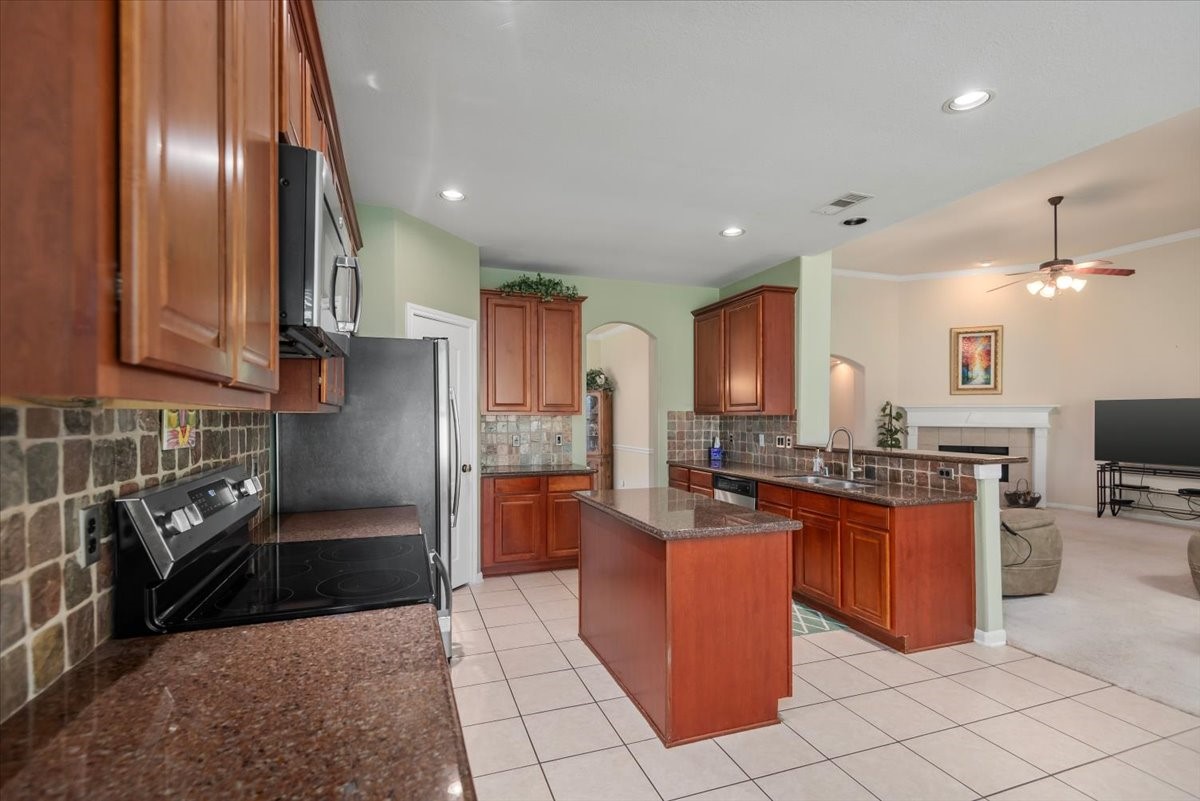 903 Douglas Fir Drive Property Photo 14