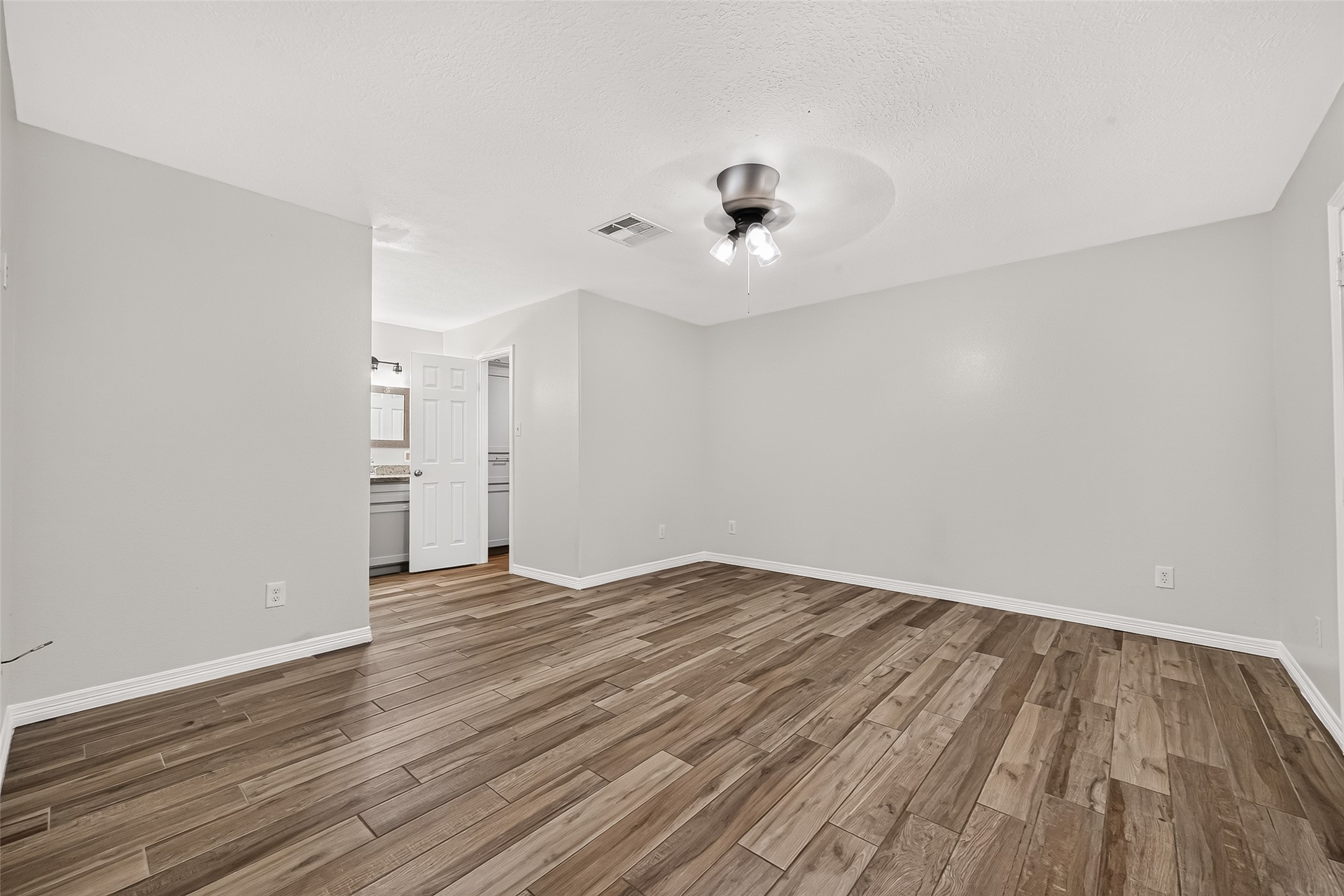 4711 Eagle Trail Drive Property Photo 14