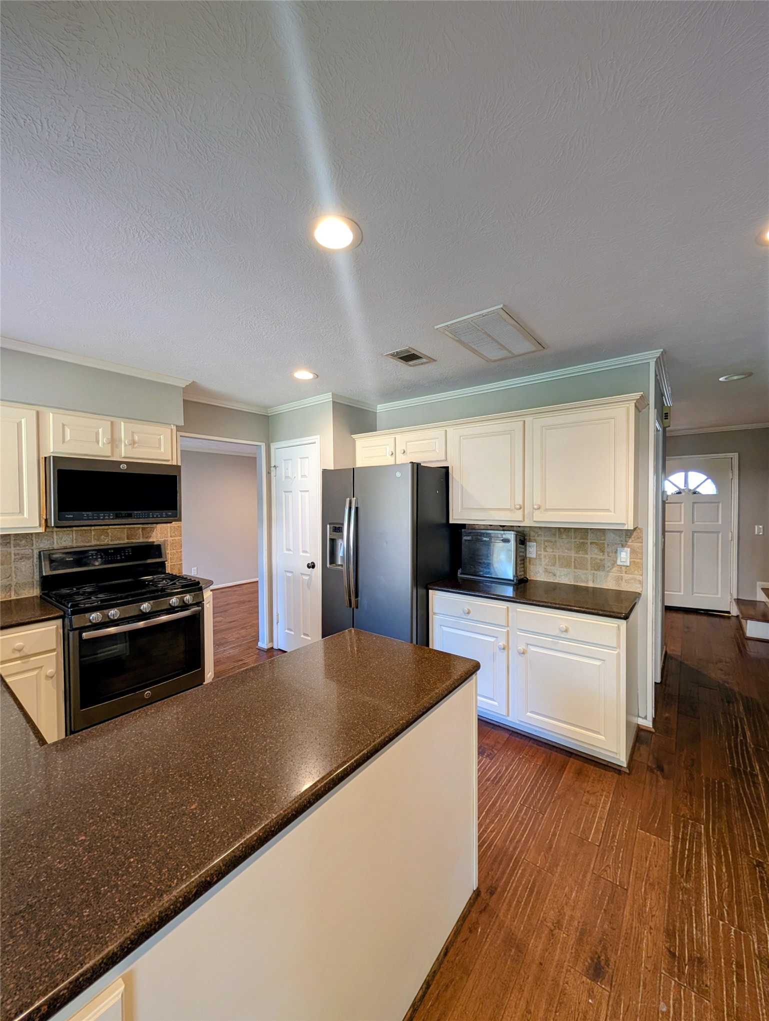 12506 Mill Ridge Drive Property Photo 5