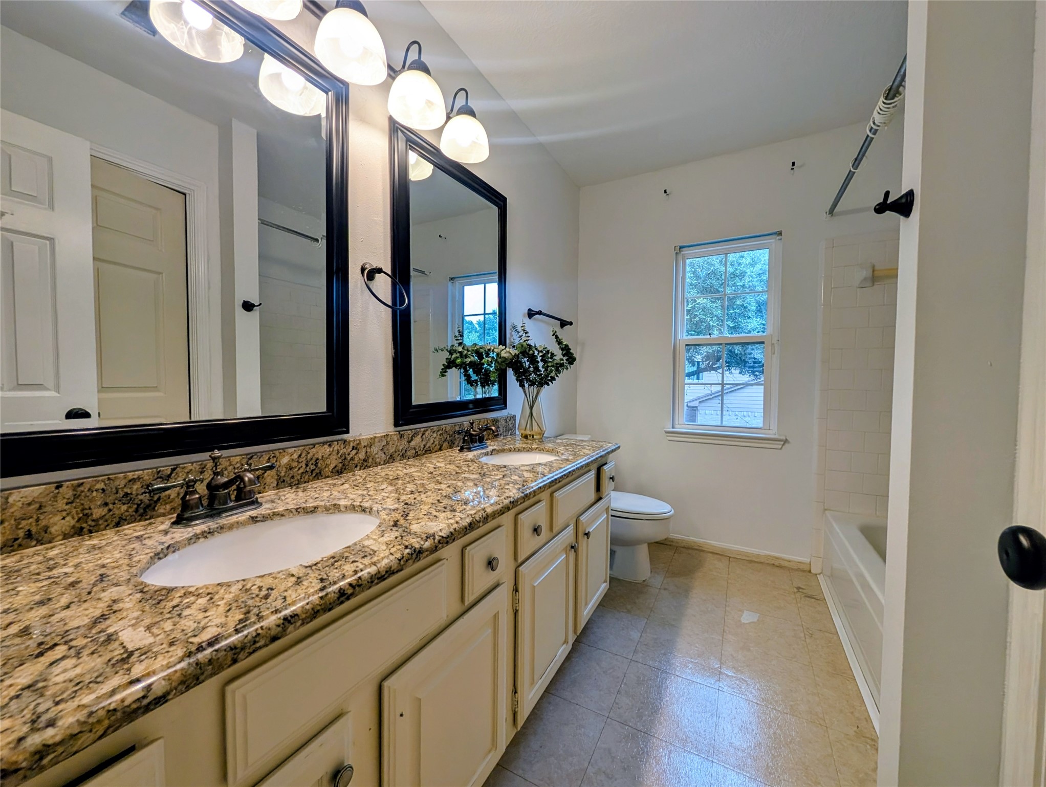 12506 Mill Ridge Drive Property Photo 12