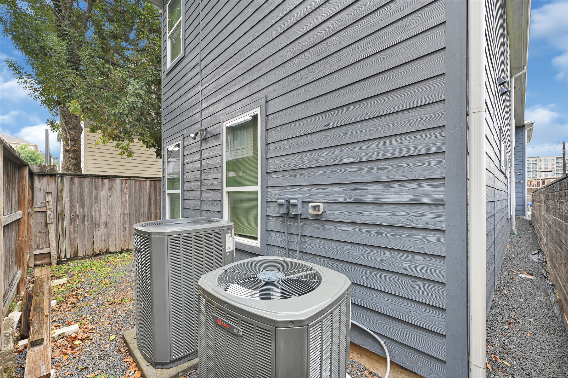 6118 Truro Street Property Photo 29