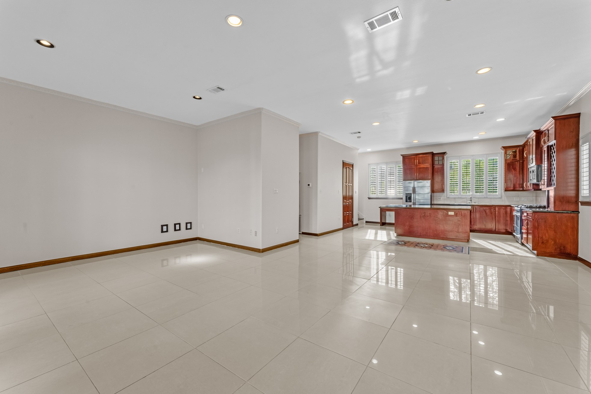 6018 Kirby Drive Property Photo 23