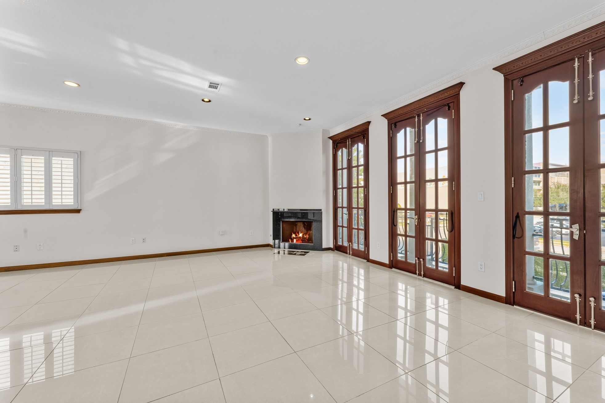 6018 Kirby Drive Property Photo 24