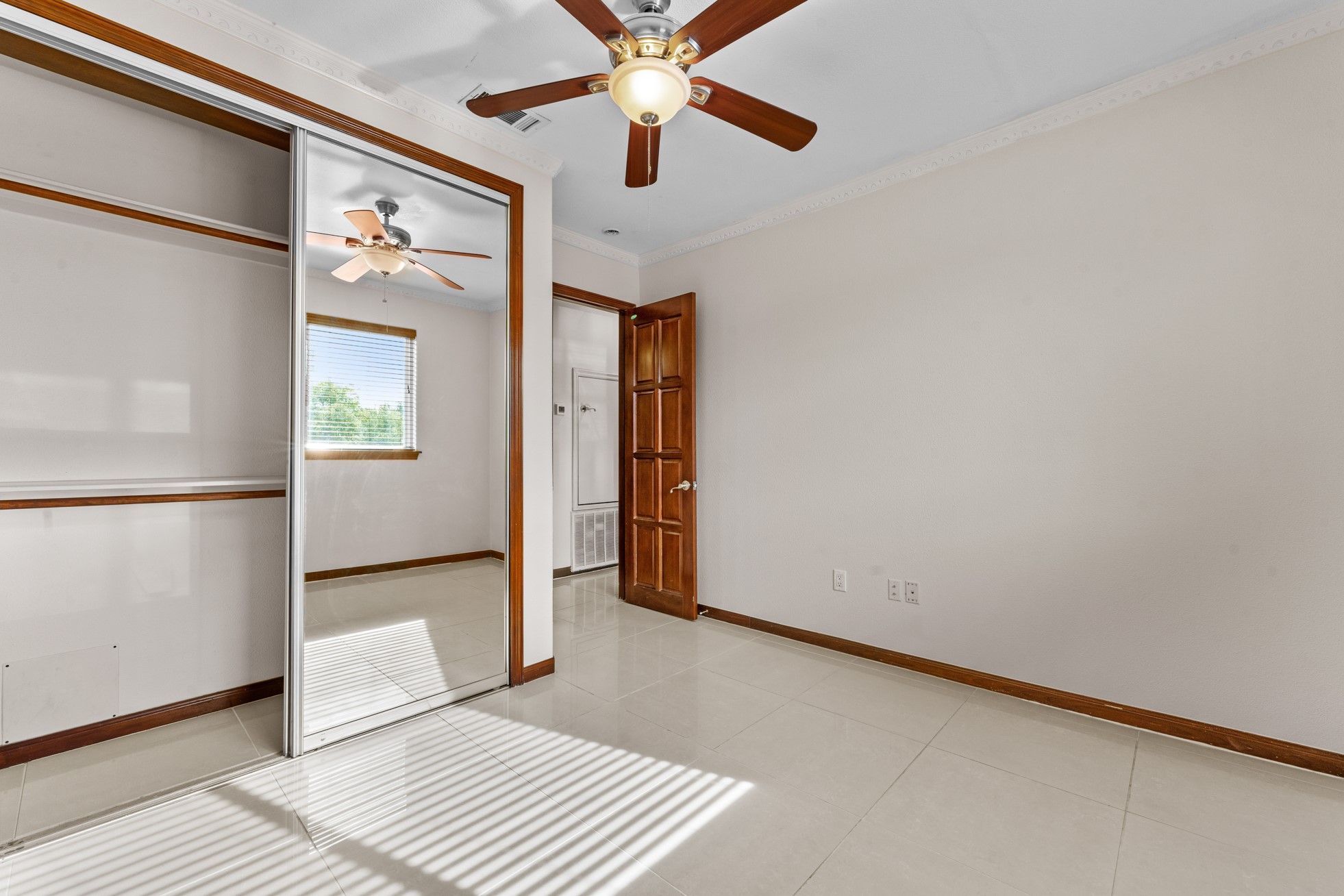 6018 Kirby Drive Property Photo 28