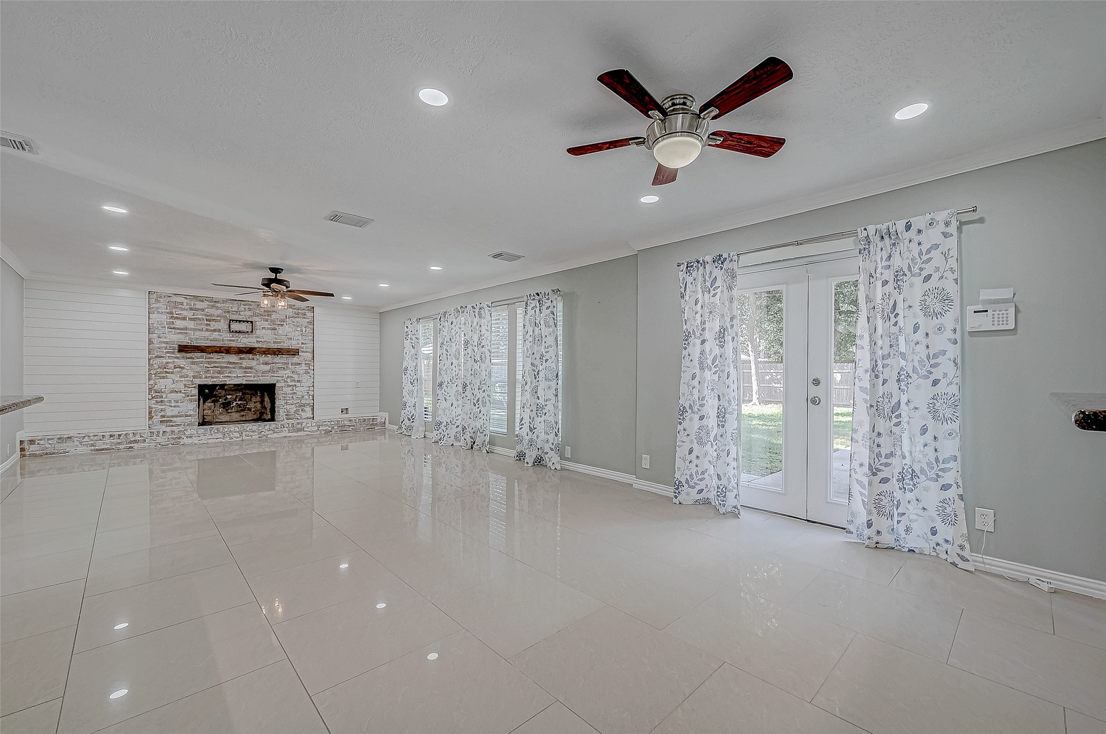 8110 Bent Oak Lane Property Photo 11
