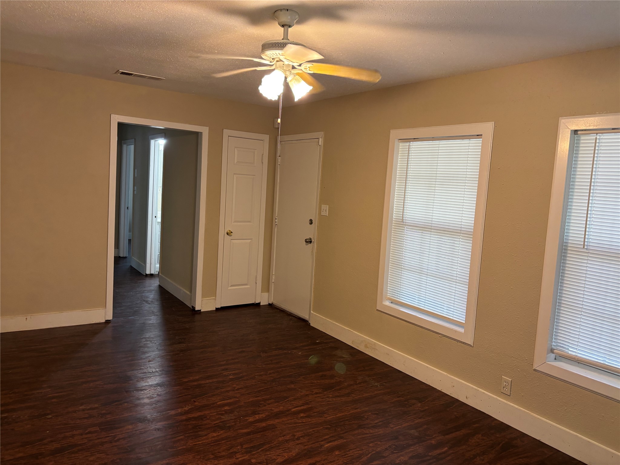2118 8th Street Property Photo 3