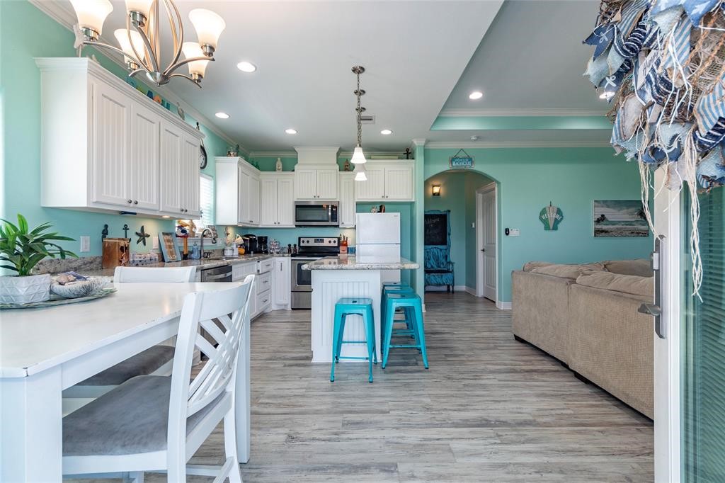 987 Surf Property Photo 3