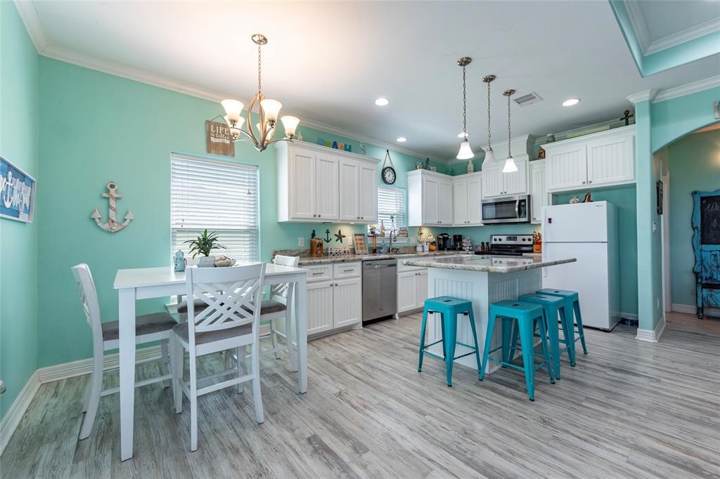 987 Surf Property Photo 4
