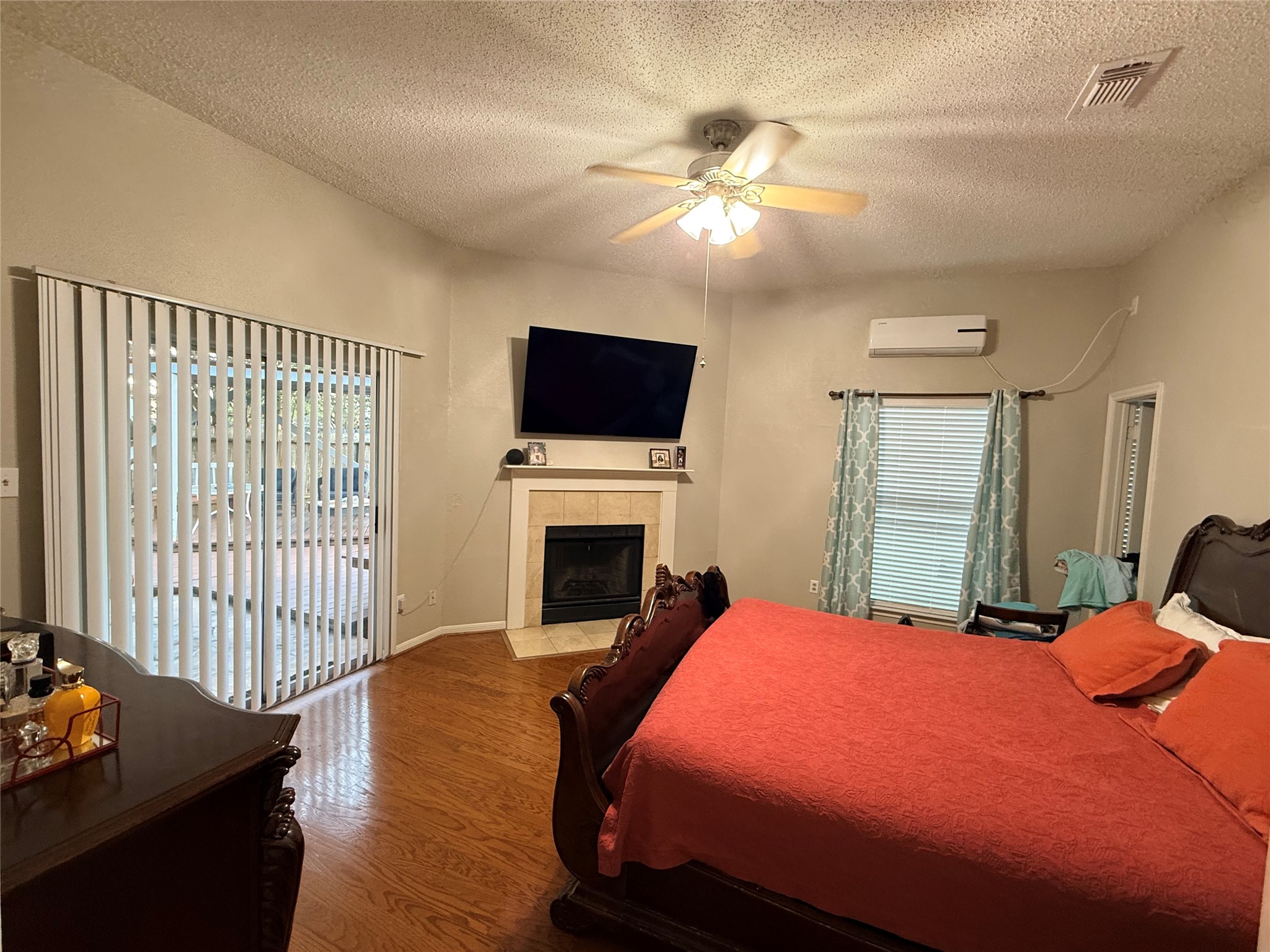 3118 Lakefield Way Property Photo 6