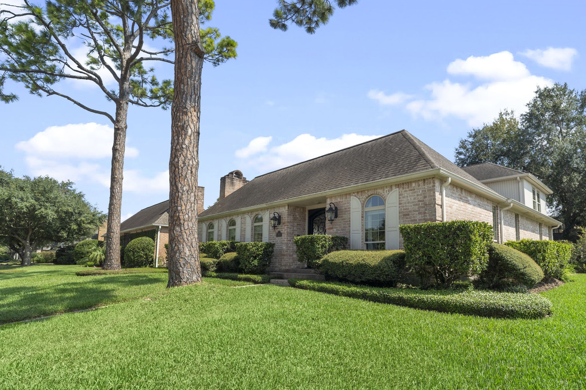 443 Fox Briar Lane Property Photo 1
