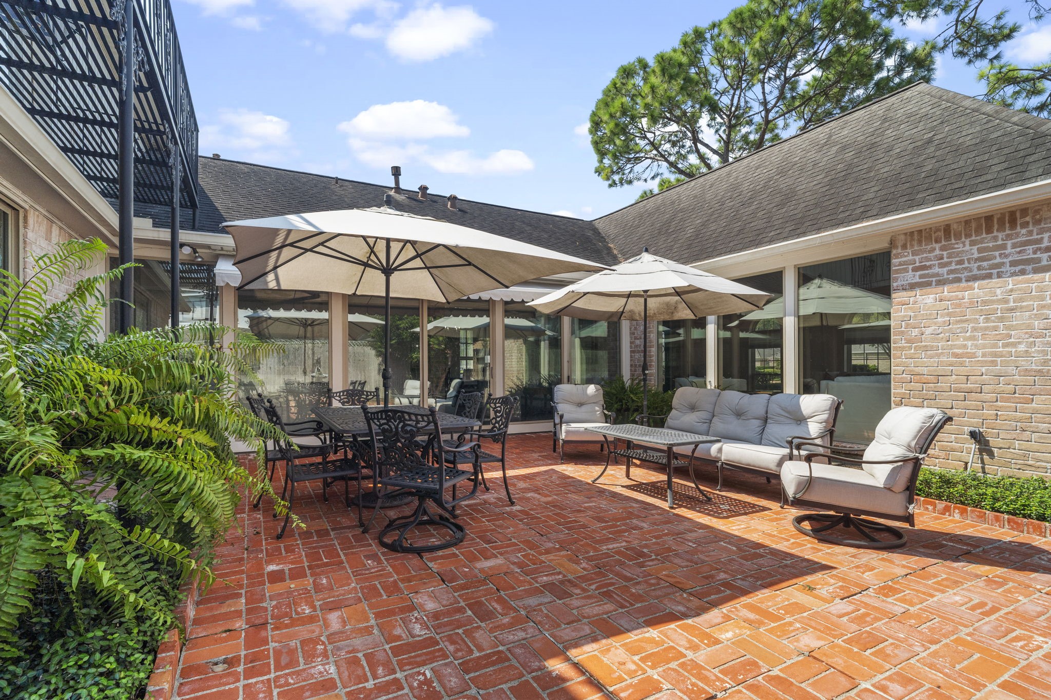 443 Fox Briar Lane Property Photo 4