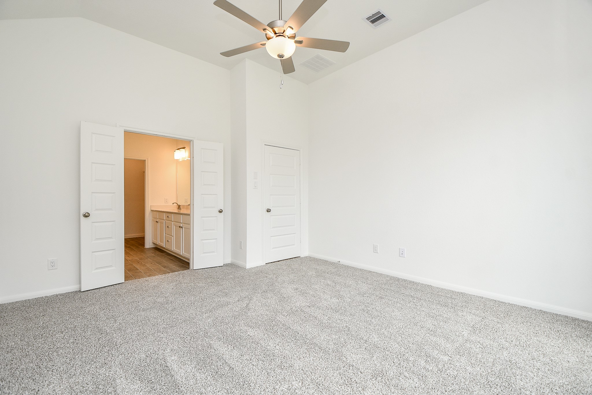 7207 Prairie Heights Drive Property Photo 10