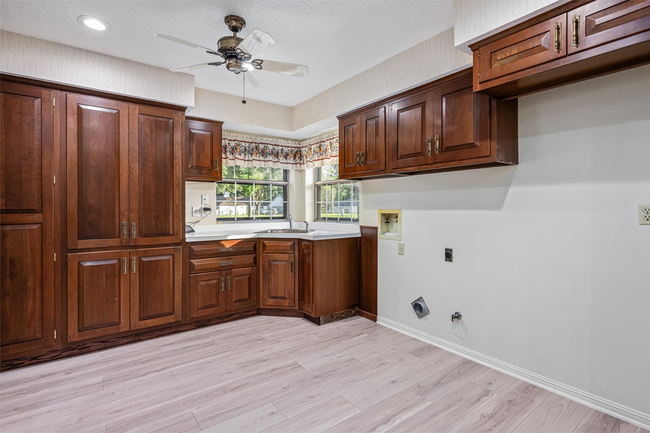 1715 Avenue D Property Photo 24