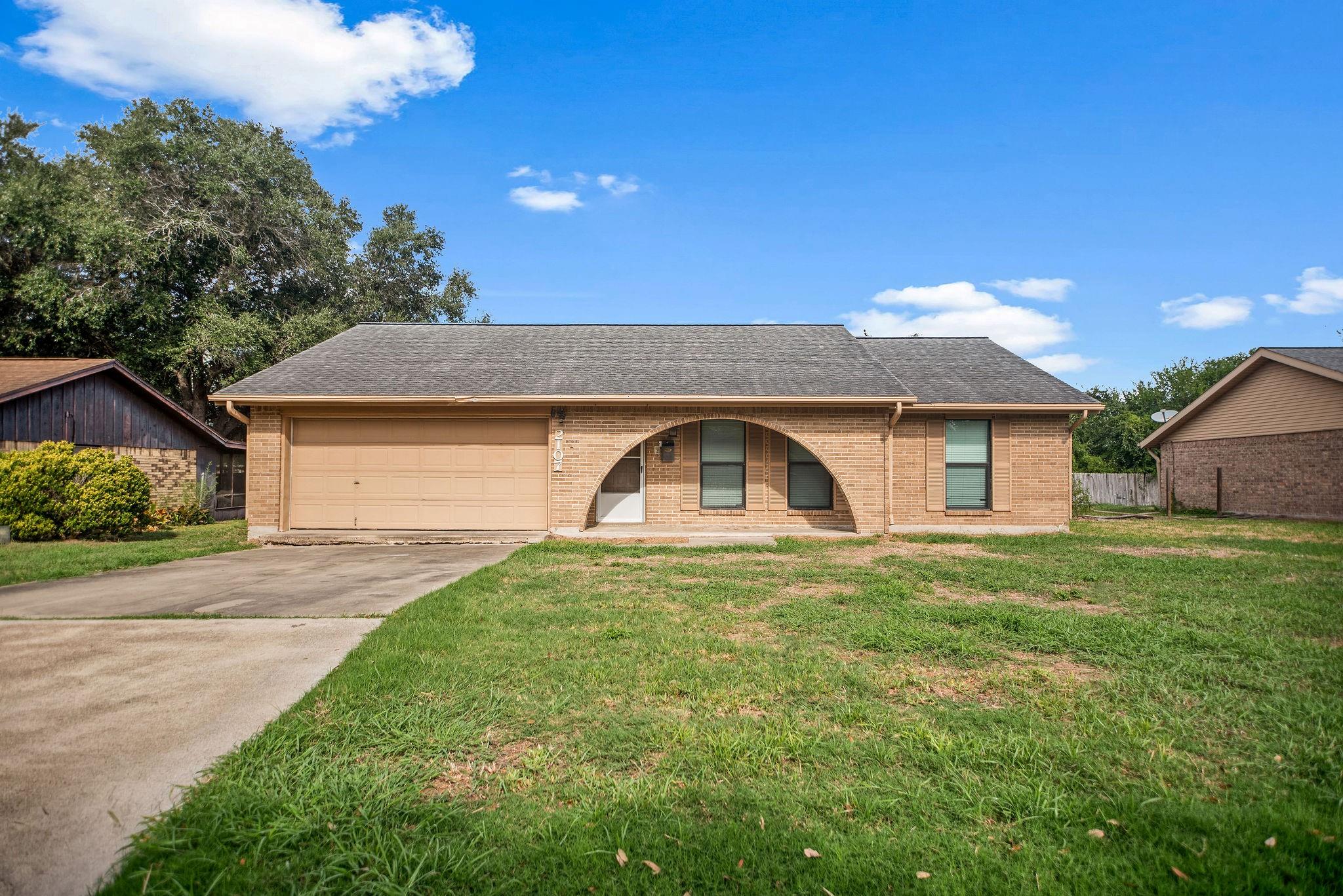 2107 Jackson Street, Port Lavaca Tx 77979 Property Photo 1