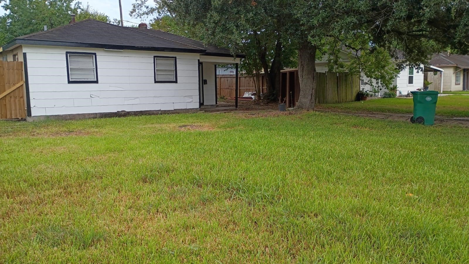 1302 Thomas Avenue Property Photo 2