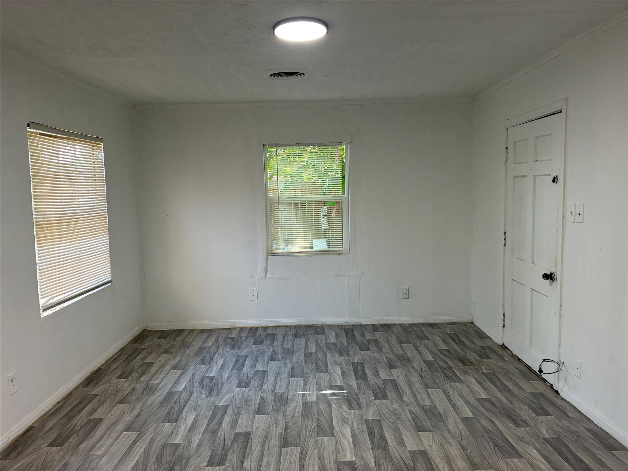 1302 Thomas Avenue Property Photo 4