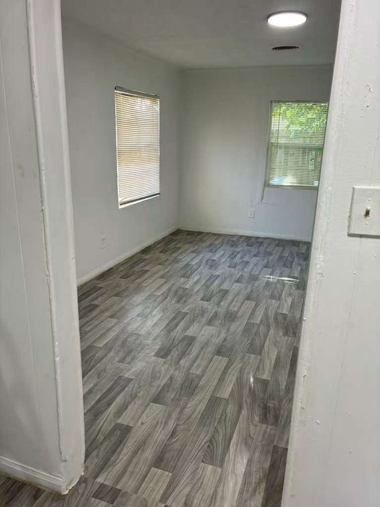 1302 Thomas Avenue Property Photo 6